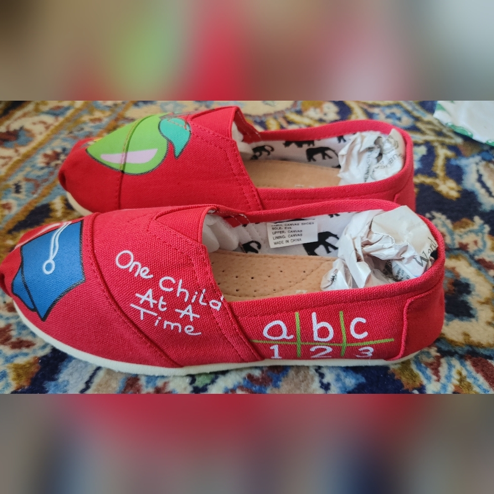 Fabul Teacher shoes slip on flat canvas size 6